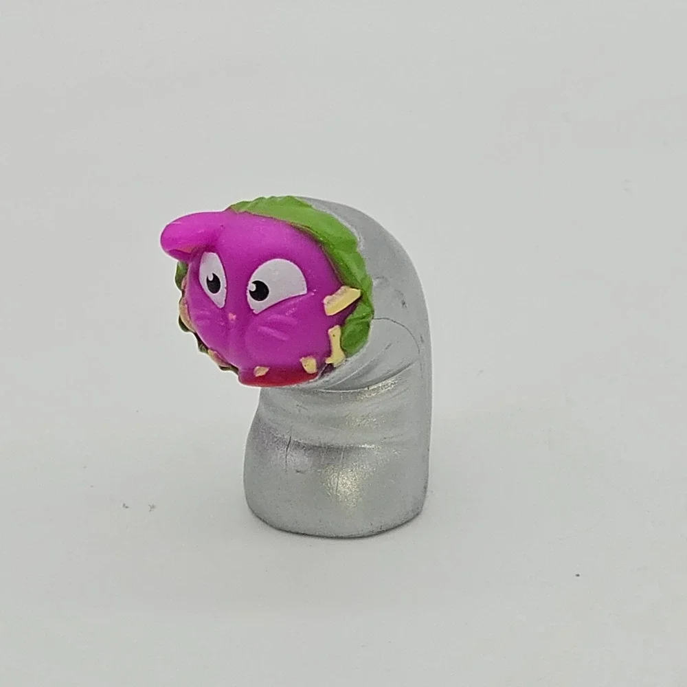 Hasbro Lost Kitties Toy Figure Unisex Small Silver Pink E4458 Series 1 Kitty